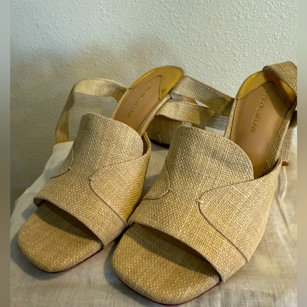 Brand new Beautiful linen summer heels!